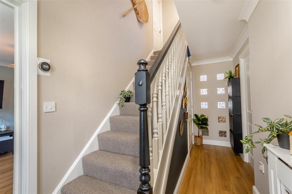8632521-interior05.jpg