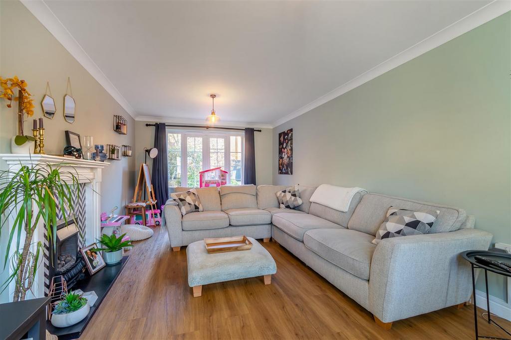 8632521-interior02.jpg