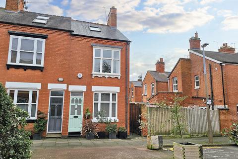 4 bedroom end of terrace house for sale, Adderley Road, Clarendon Park