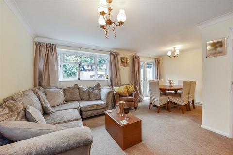 3 bedroom end of terrace house for sale, Gallaghers Mead, Andover