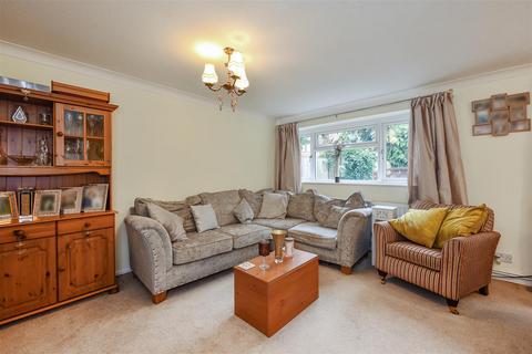 3 bedroom end of terrace house for sale, Gallaghers Mead, Andover