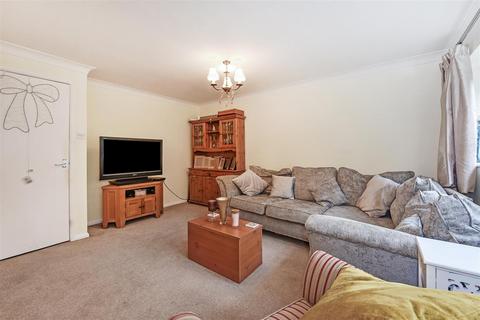 3 bedroom end of terrace house for sale, Gallaghers Mead, Andover