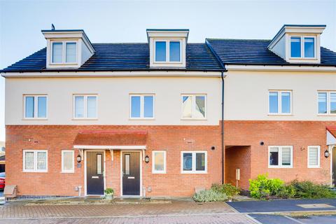 3 bedroom terraced house for sale, Piggott Avenue, Gedling NG4