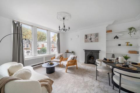 3 bedroom flat for sale, Cavendish Road, London SW12