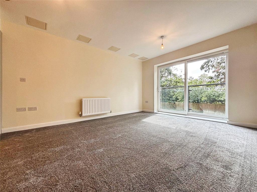 Apartment in Reading, Southcote - View 2