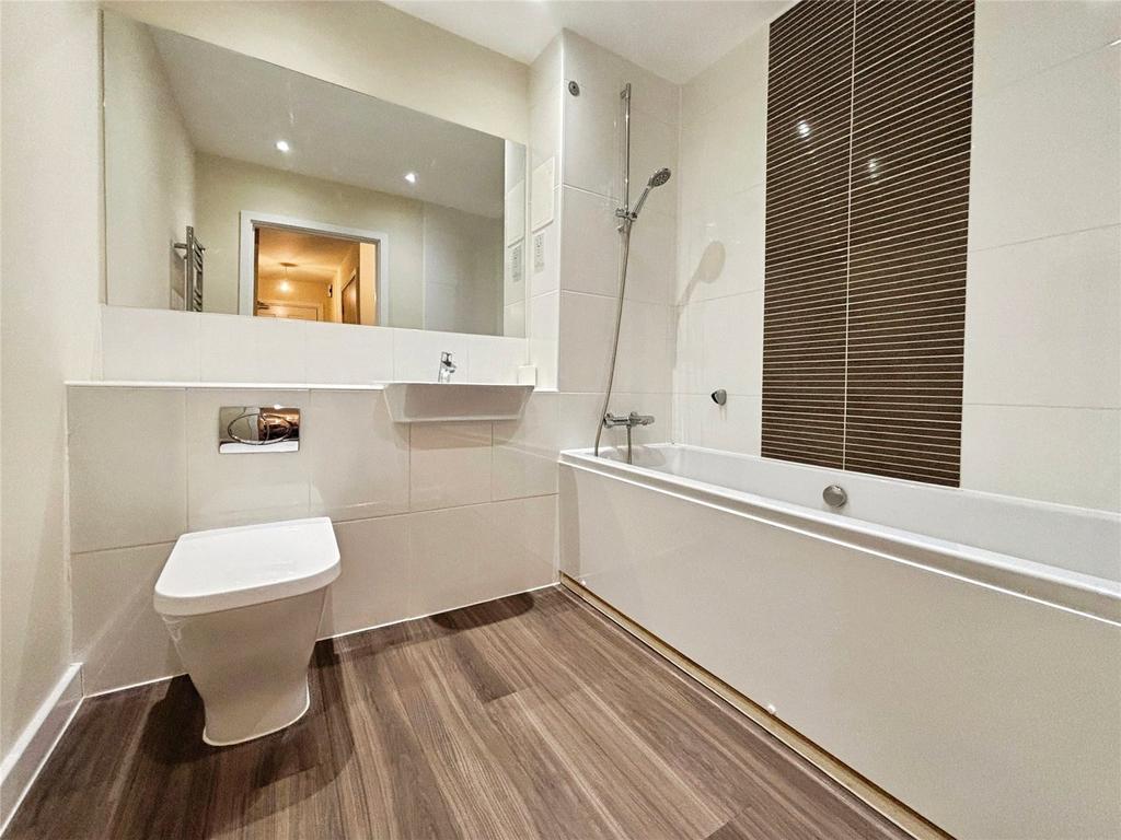 Apartment in Reading, Southcote - More