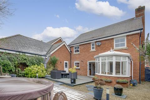 4 bedroom detached house for sale, Turners Field, High Wycombe HP13