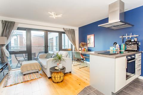 2 bedroom flat for sale, Windsor Court, Bow, E3