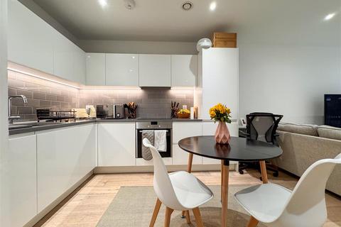 2 bedroom apartment for sale, Royal Crest Avenue, London, E16