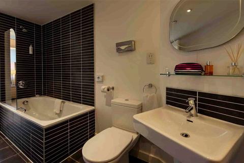 2 bedroom flat for sale, Hatton Garden, Liverpool, Merseyside, L3