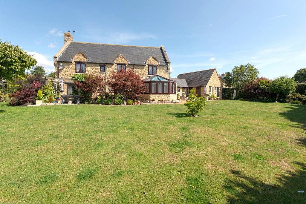 Rear view of Llanreath