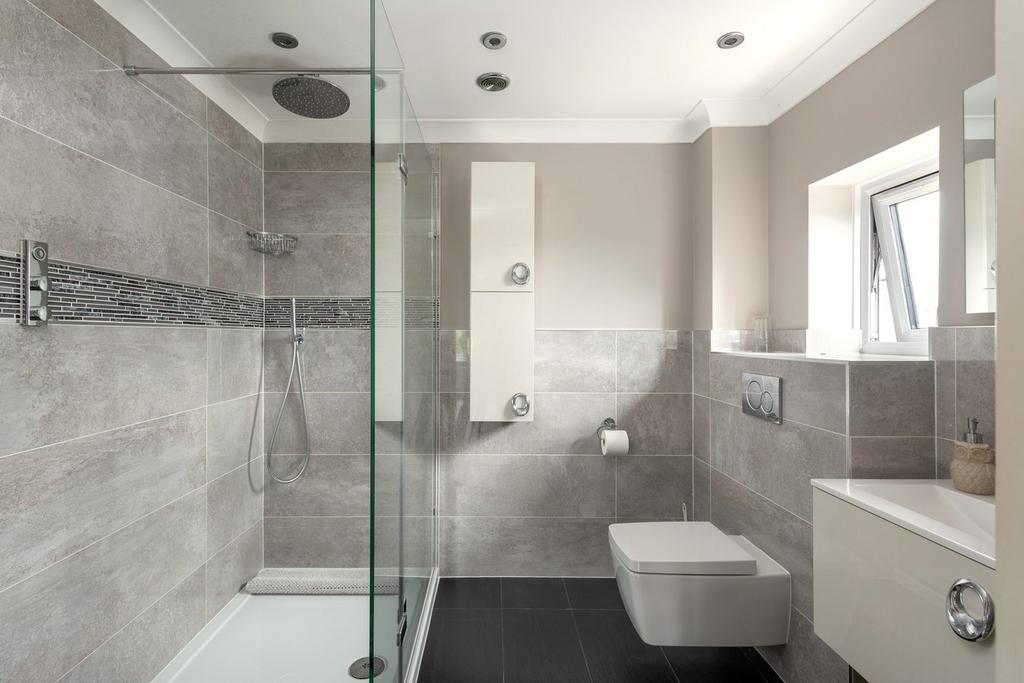 Ensuite to Main Bedroom
