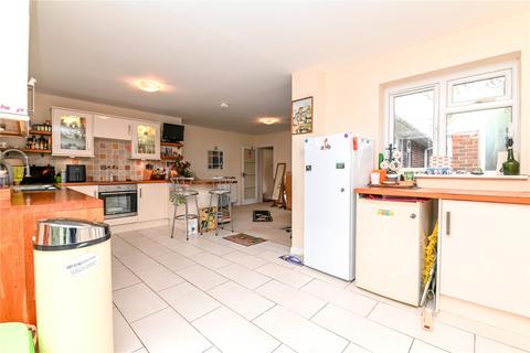 4 Ash Tree Close, New Milton, BH25 5QE