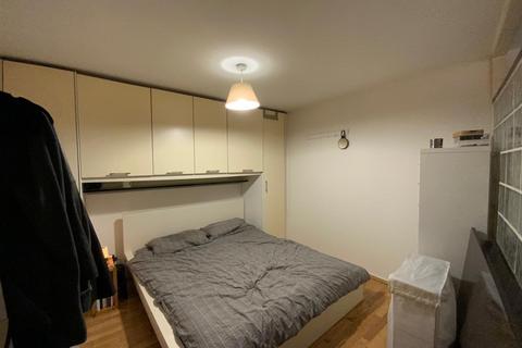 1 bedroom flat for sale, Bazalgette Court, Hammersmith, W6