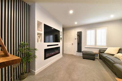 30 Edmonds Drive, Stevenage, SG2 9TH