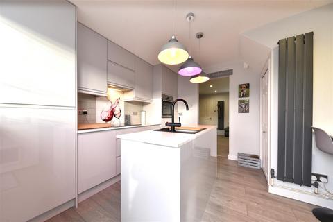 30 Edmonds Drive, Stevenage, SG2 9TH