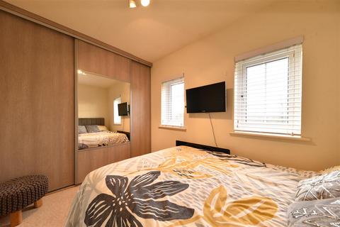 30 Edmonds Drive, Stevenage, SG2 9TH
