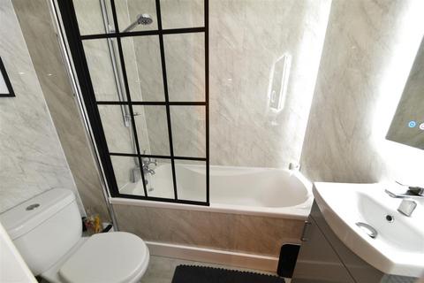 30 Edmonds Drive, Stevenage, SG2 9TH