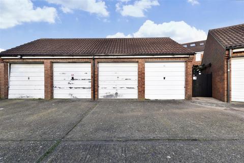 30 Edmonds Drive, Stevenage, SG2 9TH