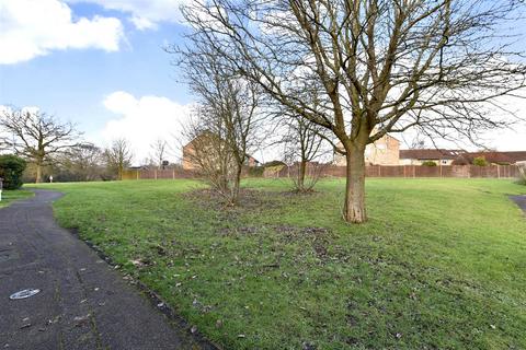 30 Edmonds Drive, Stevenage, SG2 9TH