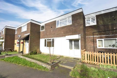 4 bedroom terraced house to rent, Ballantyne Road, Farnborough, Hampshire, GU14