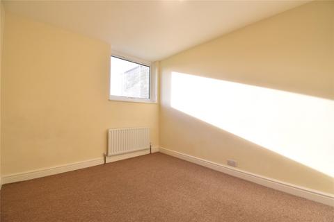 4 bedroom terraced house to rent, Ballantyne Road, Farnborough, Hampshire, GU14