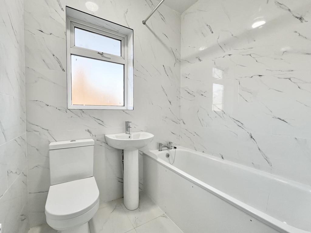 House in East Ham - View 5