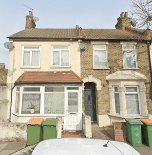 3 bedroom terraced house to rent, London, E16