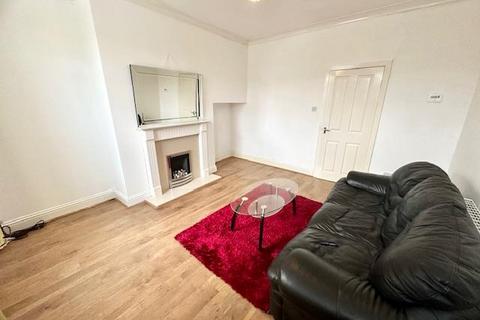 3 bedroom terraced house for sale, Cheltenham Place, Halifax