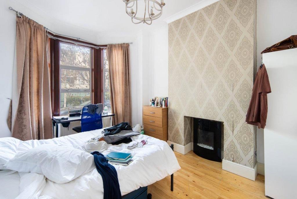Bedroom 7/Recep1