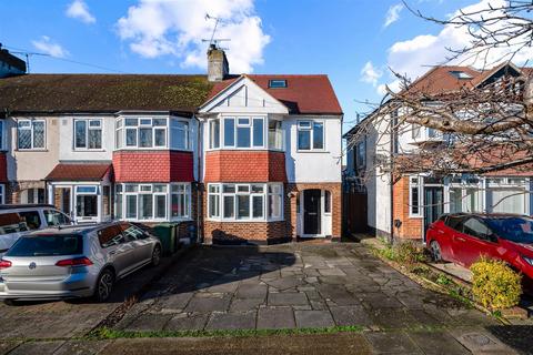 34 Dirdene Gardens, Epsom, KT17 4AX