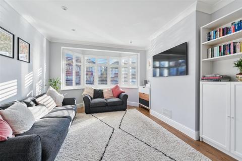 34 Dirdene Gardens, Epsom, KT17 4AX