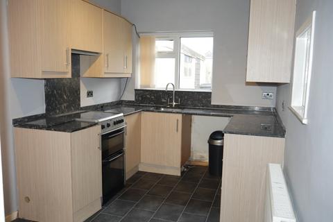 3 bedroom semi-detached house to rent, Kingsway, Bradford, West Yorkshire, BD2