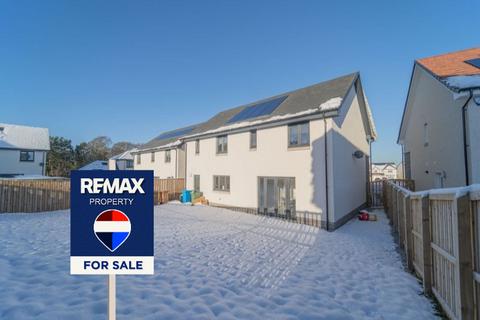 undefined, East Cairn View, Livingston EH54