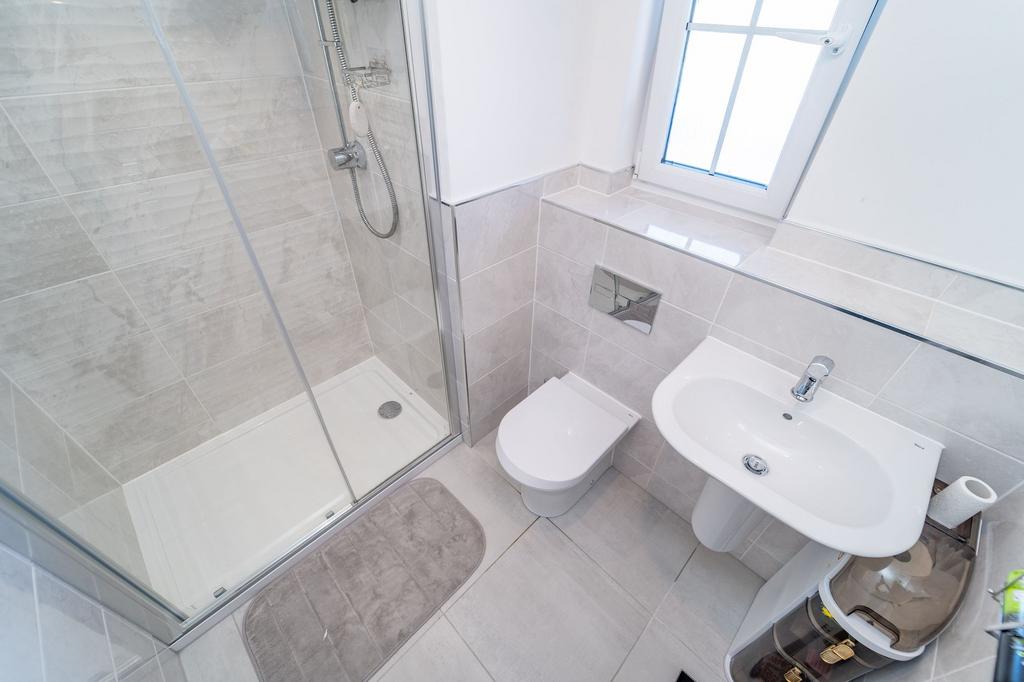 En-Suite 1