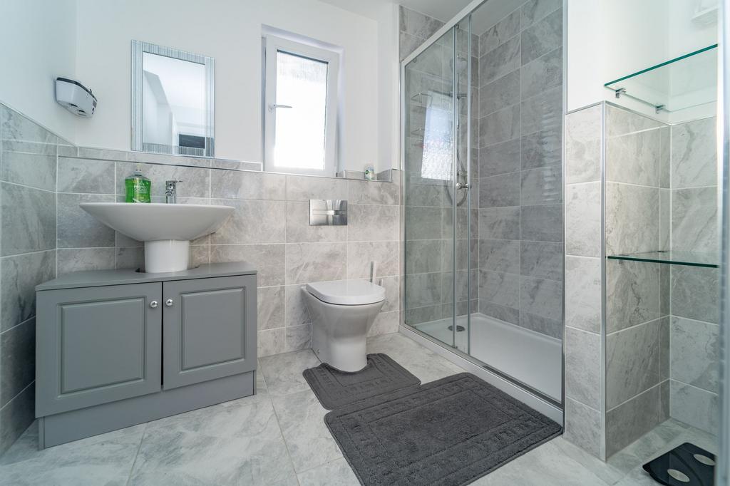 En-Suite 2