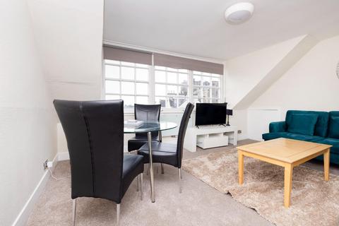 1 bedroom flat to rent, West Bow, Edinburgh EH1