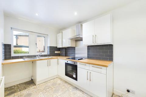 2 bedroom house to rent, Kent Mews, Bingley