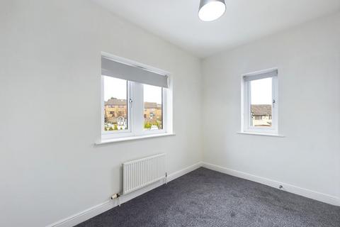 2 bedroom house to rent, Kent Mews, Bingley