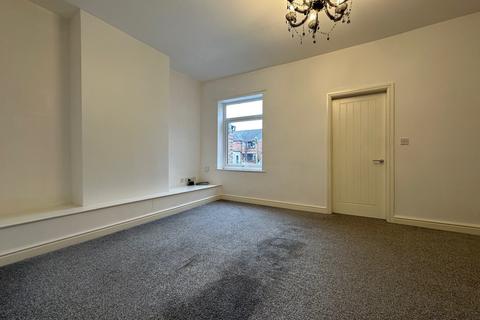 2 bedroom flat to rent, High Street, Biddulph ST8