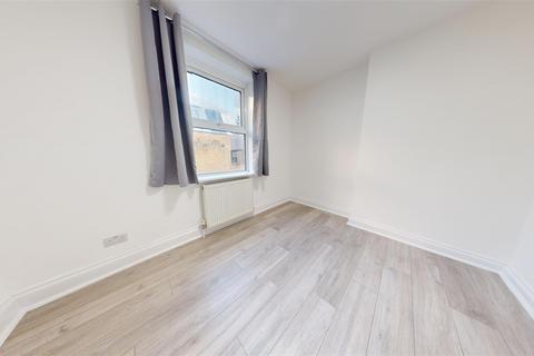 1 bedroom property to rent, 4 Oaklands Road, London NW2