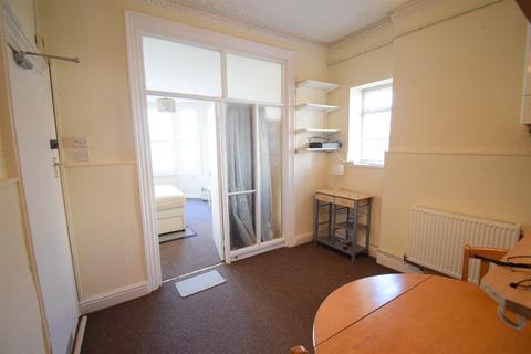 1 bedroom ground floor flat to rent, Montgomery Street, Cardiff