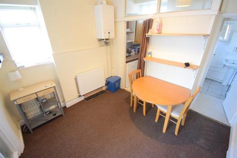 1 bedroom ground floor flat to rent, Montgomery Street, Cardiff