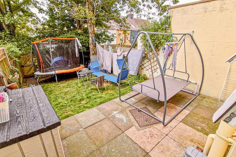 2 bedroom flat for sale, Priory Road, Hastings