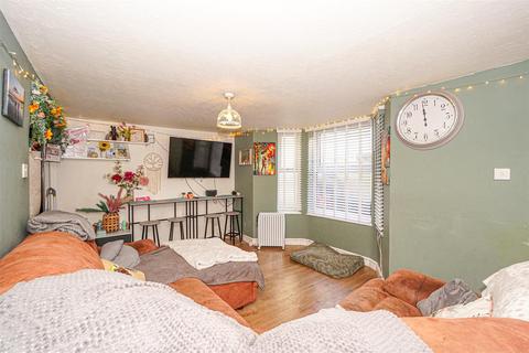 2 bedroom flat for sale, Priory Road, Hastings