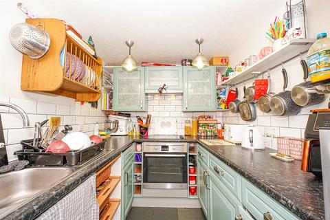 2 bedroom flat for sale, Priory Road, Hastings