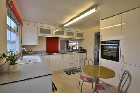 2 bedroom mobile home for sale, Blackbushe Park, Dungells Lane, Yateley GU46