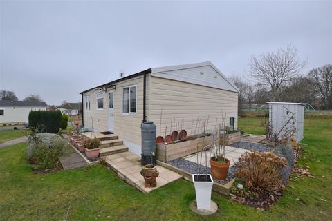 2 bedroom mobile home for sale, Blackbushe Park, Dungells Lane, Yateley GU46