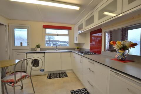 2 bedroom mobile home for sale, Blackbushe Park, Dungells Lane, Yateley GU46