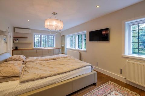 Far End Wyldes Close, London, NW11 7JB